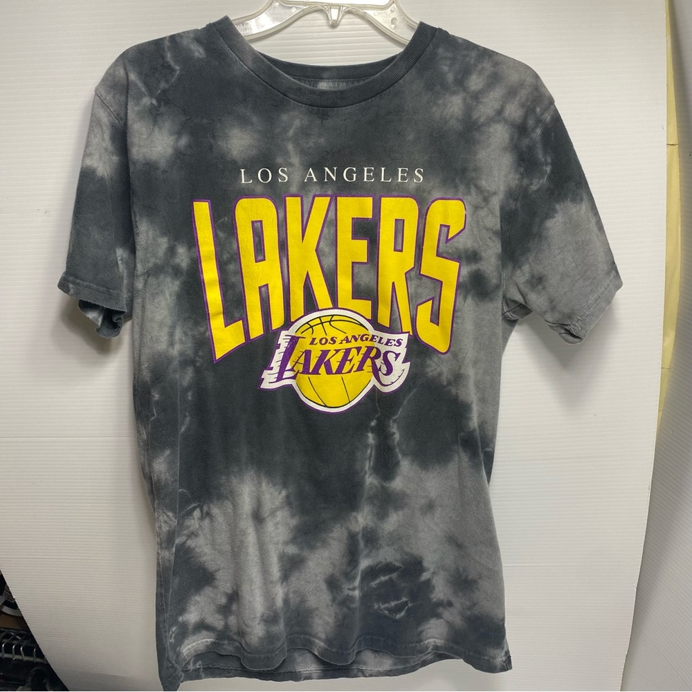 Y&R Los Angeles Lakers T-Shirt Size Medium